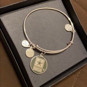 US ARMY ALEX AND ANI